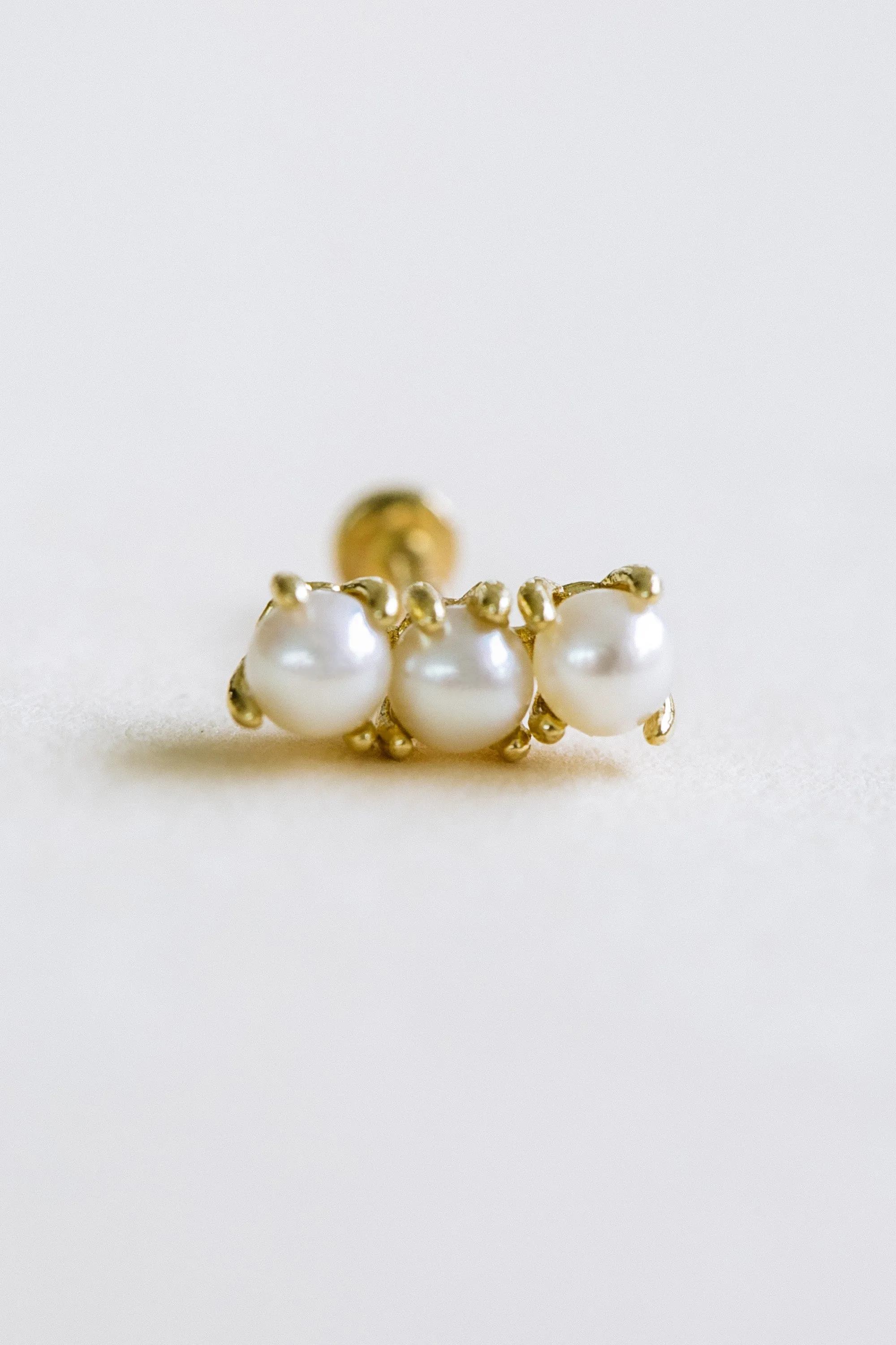 14K Solid Gold Curved Bar Fresh Water Pearl Tragus Helix Cartilage Internally Threaded Flat Back Earring Labret