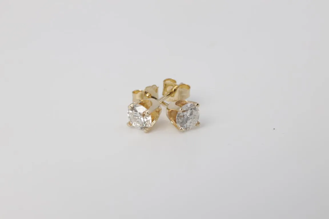 14k Yellow Gold 0.80ctw Diamond Stud Earrings (0.90g.)