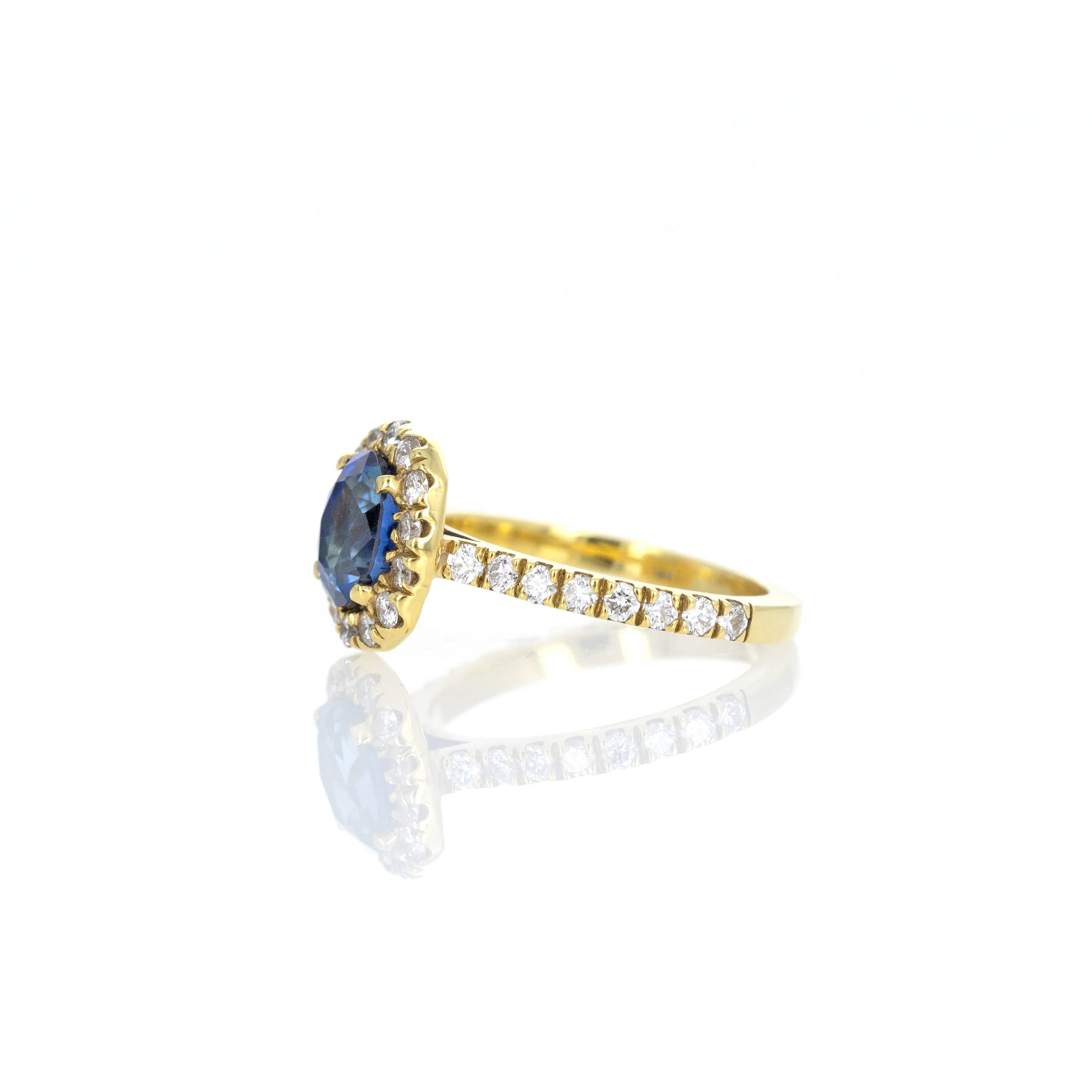 18K Yellow Gold AGL Certified 1.74 Carat Burma Sapphire and Diamond Ring