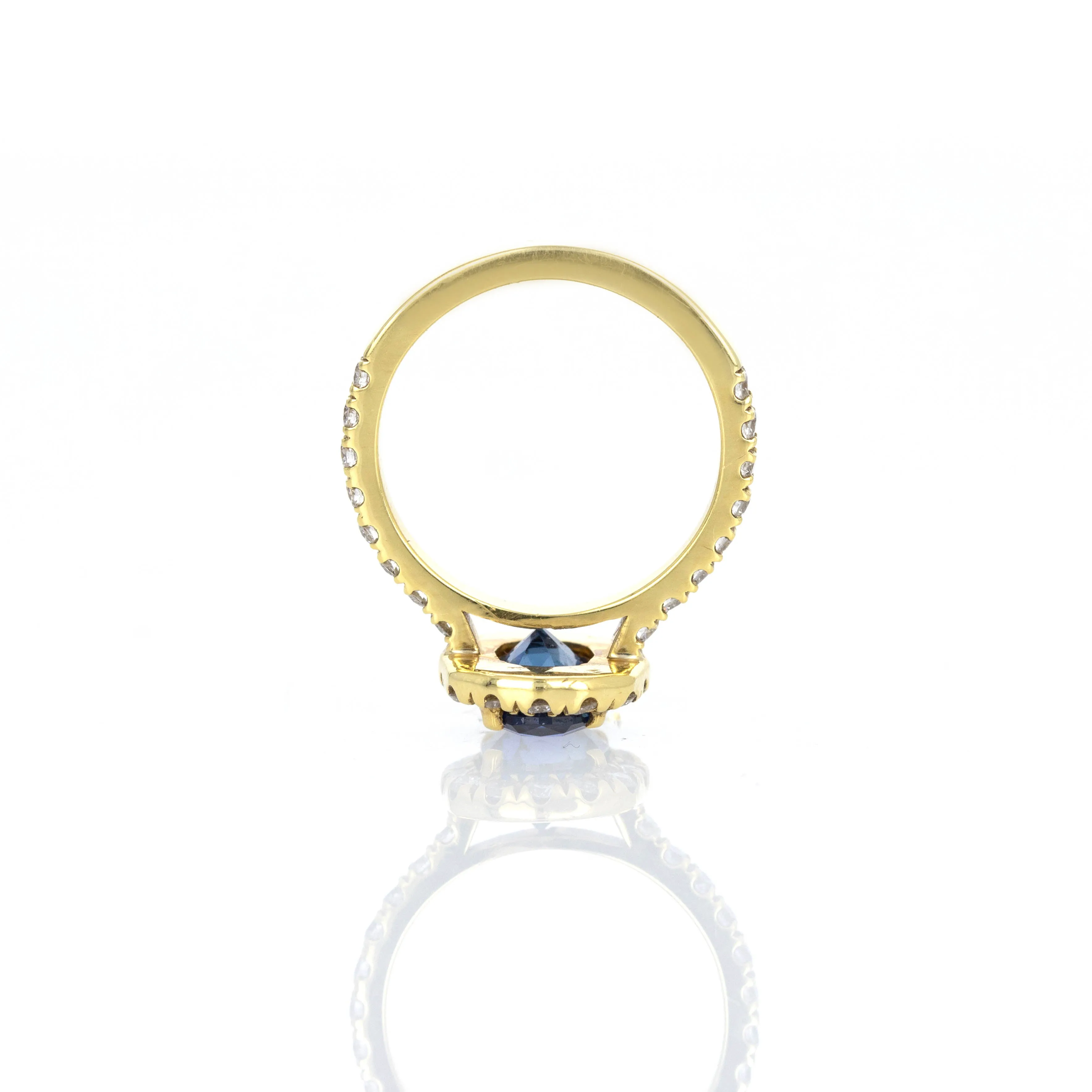 18K Yellow Gold AGL Certified 1.74 Carat Burma Sapphire and Diamond Ring