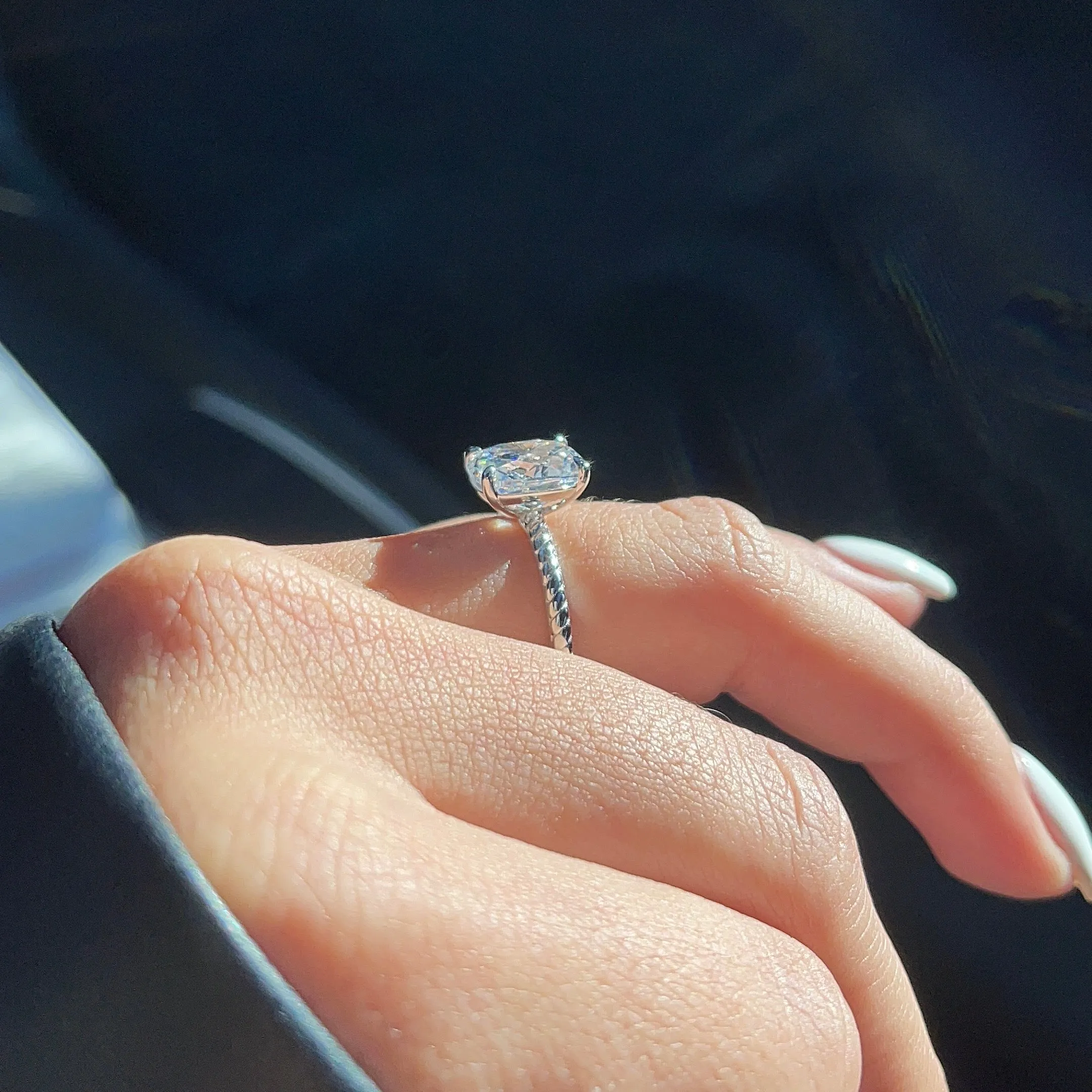 AMAYA MOISSANITE RING