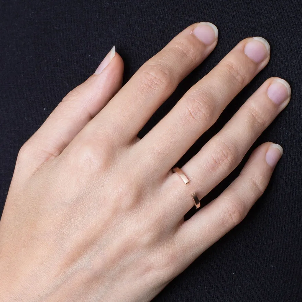 B 217 - Slim Round Ring