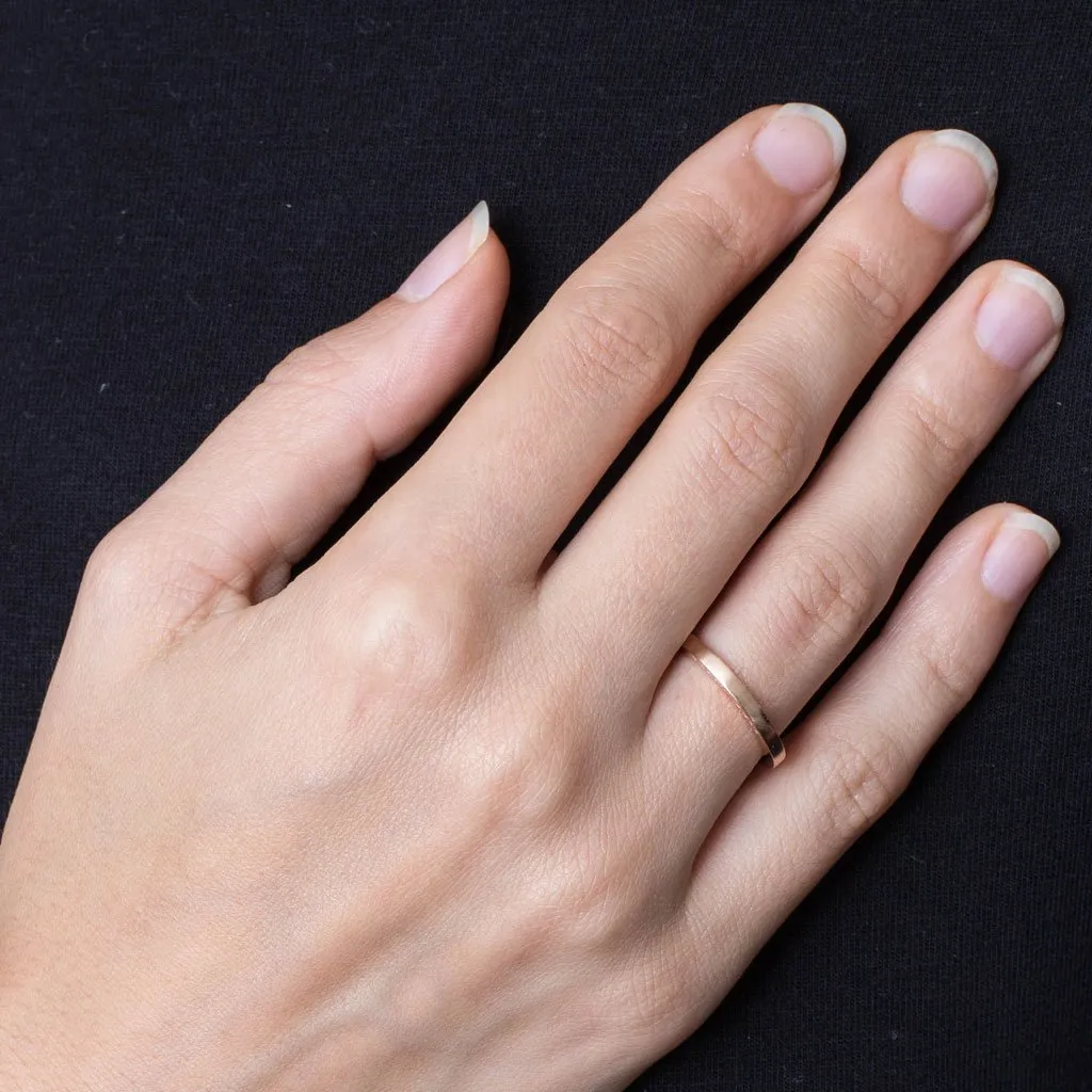 B 217 - Slim Round Ring