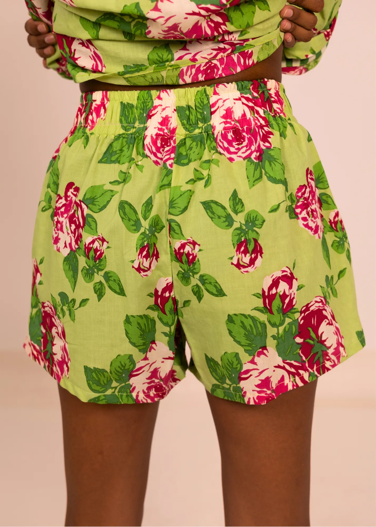 Ela Shorts - Green Roses