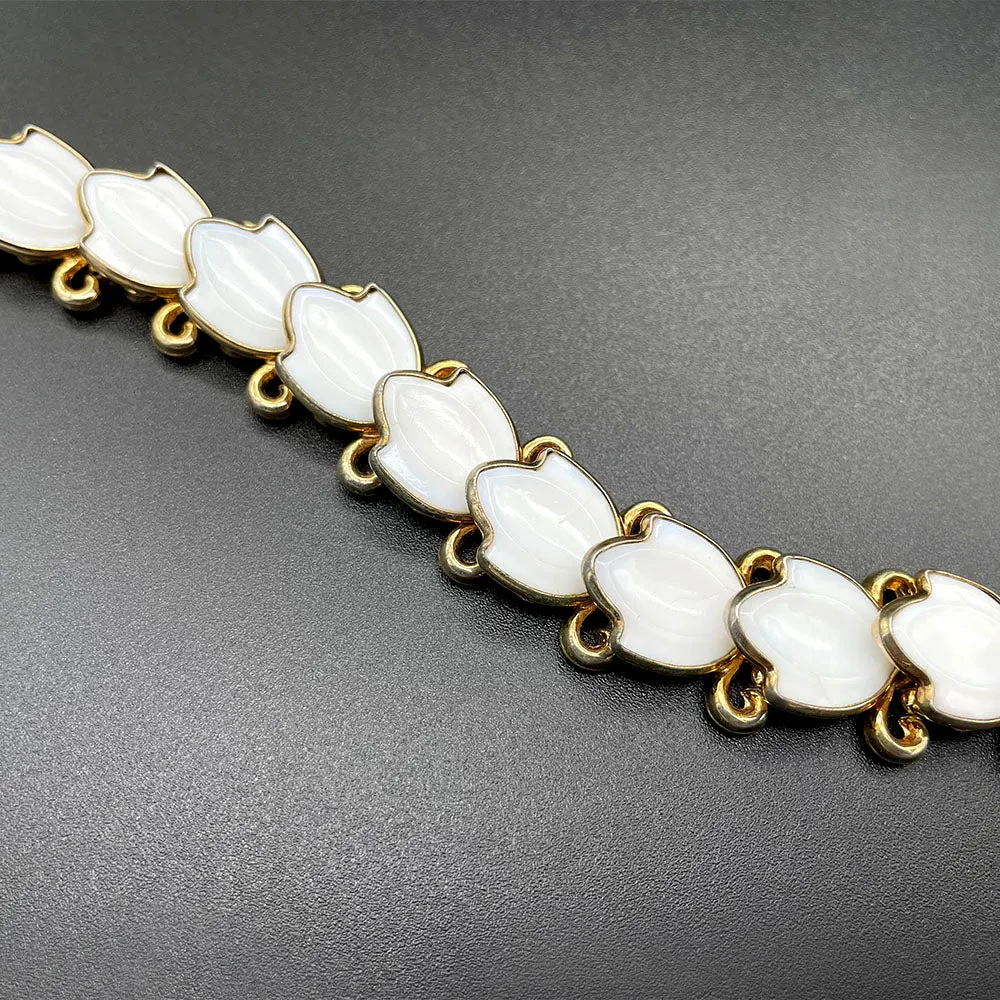 【USA輸入】ヴィンテージ TRIFARI ホワイト ガラス ブレスレット/Vintage TRIFARI White Molded Glass Bracelet