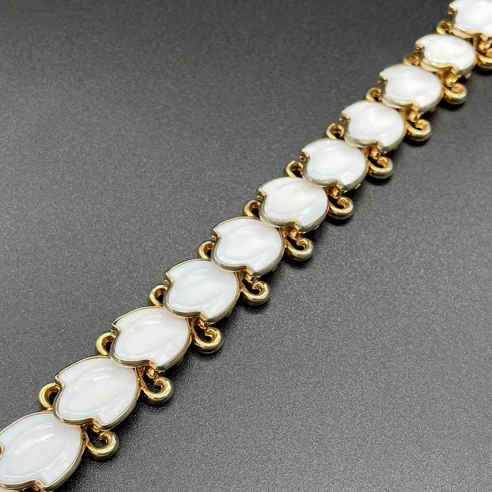 【USA輸入】ヴィンテージ TRIFARI ホワイト ガラス ブレスレット/Vintage TRIFARI White Molded Glass Bracelet