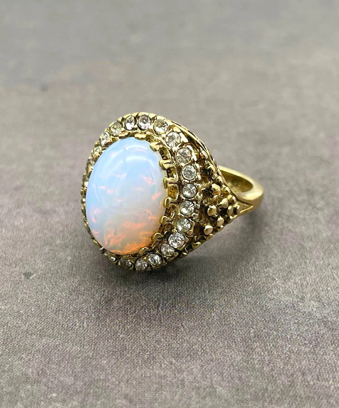 【USA輸入】ヴィンテージ オパールホワイト ビジュー リング/Vintage Opal White Bijou Ring