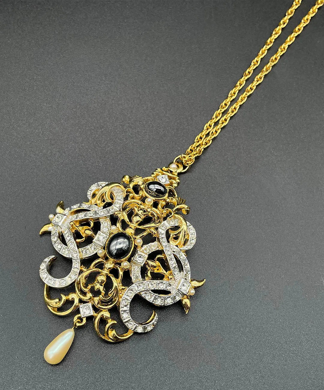 【フランス輸入】ヴィンテージ SPHINX オープンワーク ビジュー ネックレス/Vintage SPHINX Openwork Bijou Necklace